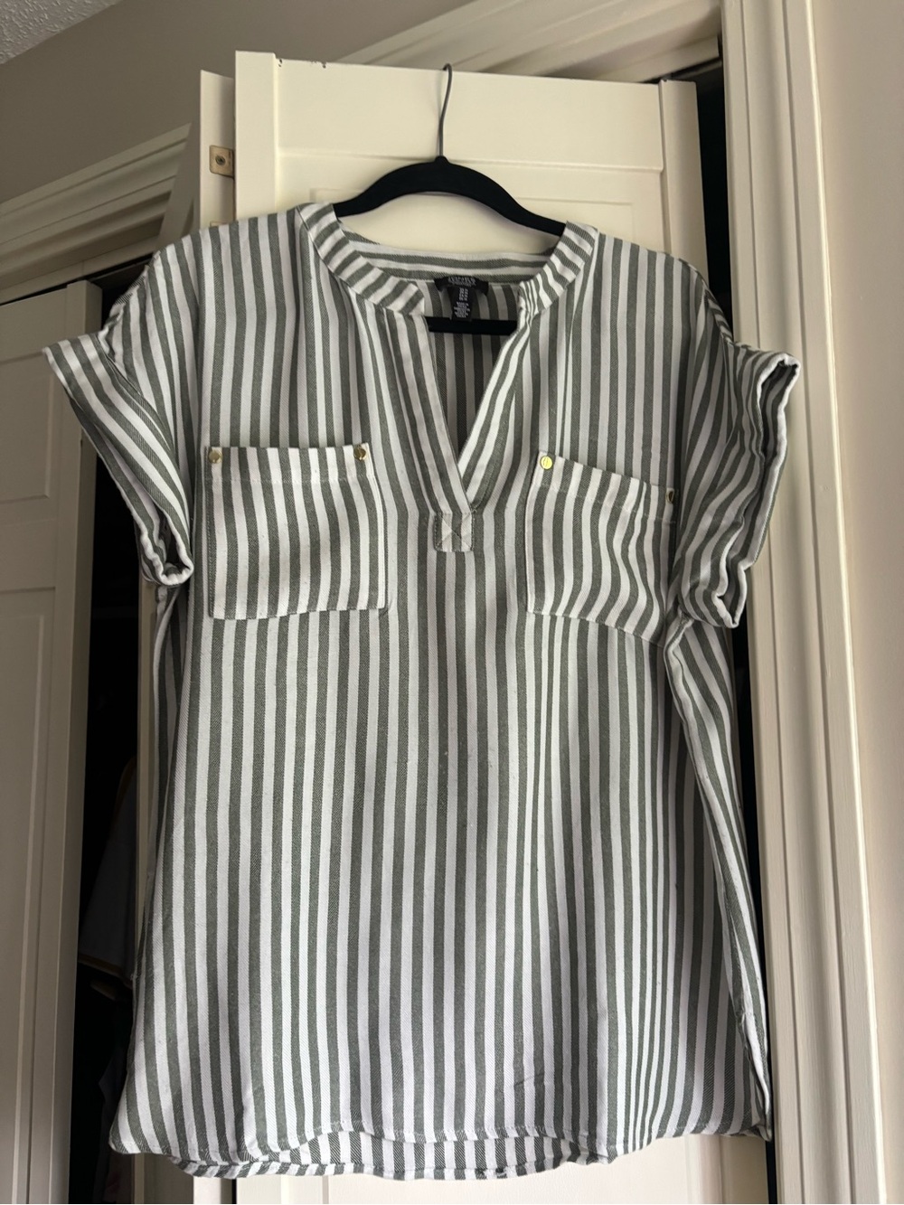 Jones New York Green & White Striped Short-Sleeve Pullover Blouse